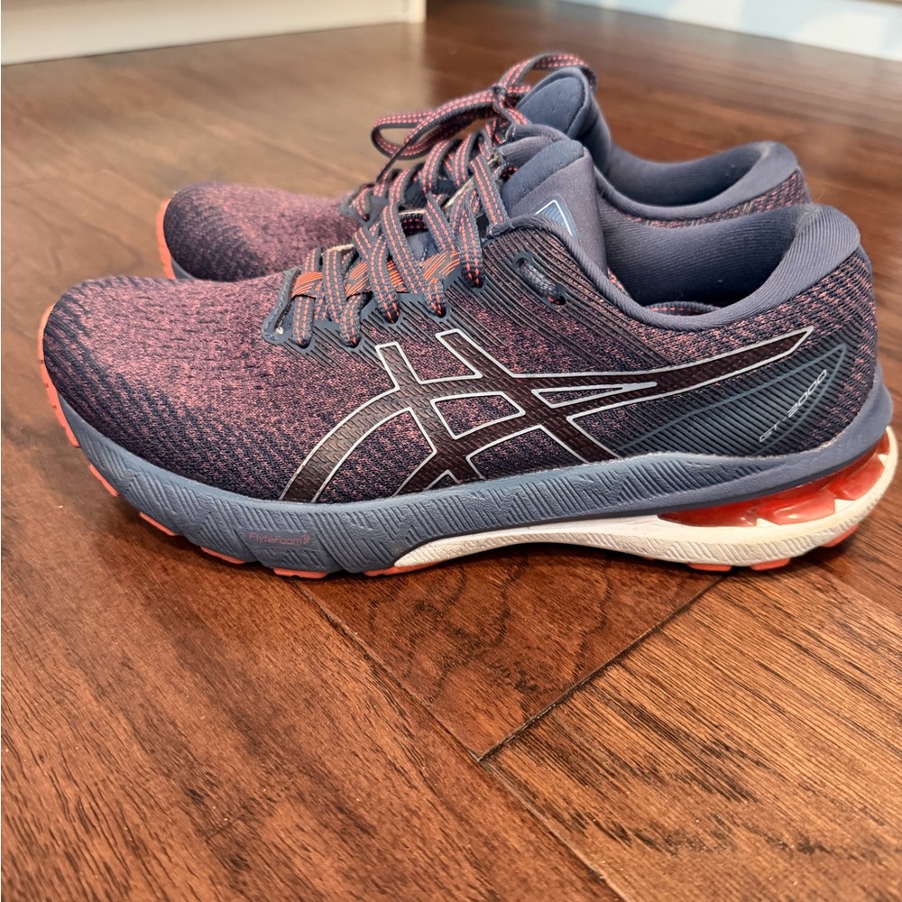 ASIC running sneaker